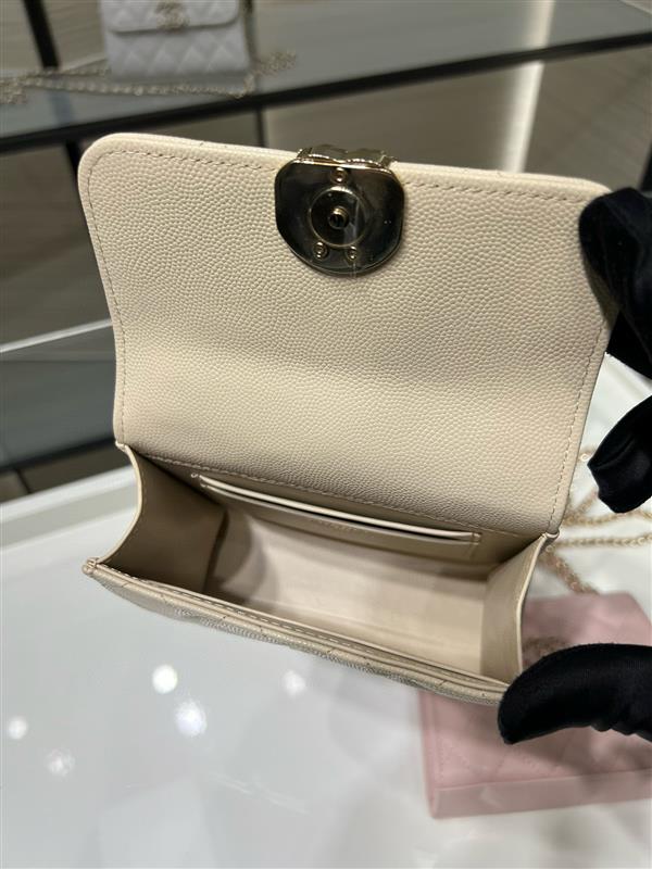 2026131221854976 700